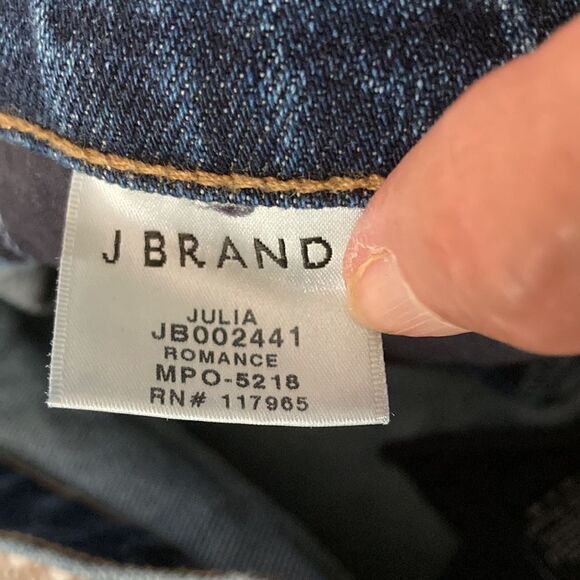 J Brand Julia High Rise Cropped Flare Raw Hem Medium Wash Jeans in Romance Sz 25 - Picture 13 of 15